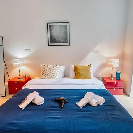 Sweet - Stylish Grand Canal Holiday home *